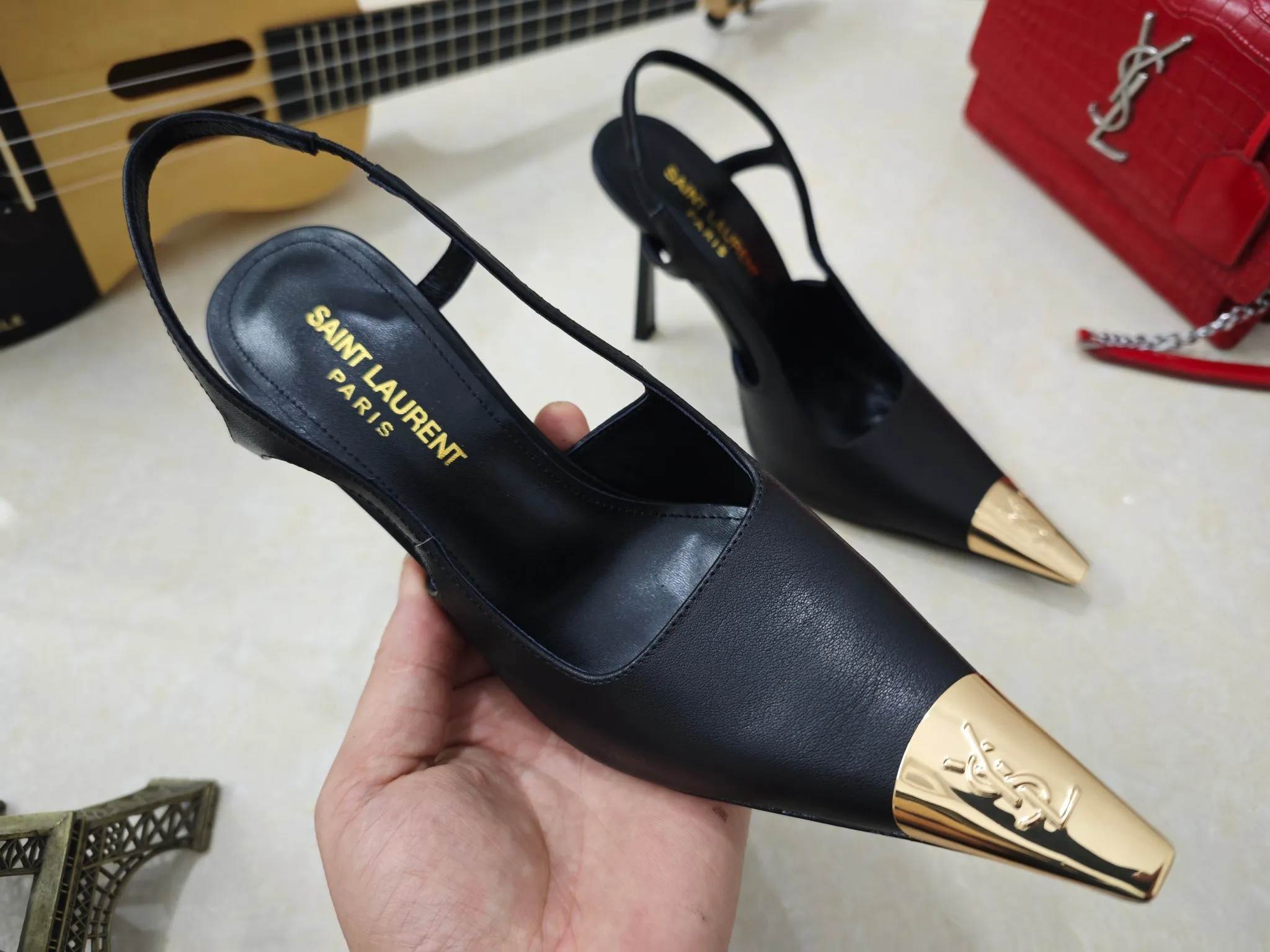 👟👟Ex-factory price 560👟👟【Saint Laurent】Yves Saint Laurent, high-heeled YSL sandals💃2024 early autumn counters are synchronized with the latest styles, YSL, and decorations👠 Classic and high-quality glamorous masterpieces, the hottest spring and summer series in the counter, with temperament, fashion, classic and attractive design style 😌The effect on the feet is particularly beautiful〰️, the material is imported from Italy, small black cow, imported black patent leather, lining, and foot pads; sheepskin, stiletto sandals, size 35-41 (34.41.42 must be customized, non-refundable) outsole; imported genuine leather outsole, complete with counter packaging